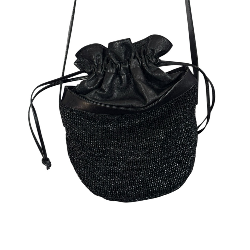 Cole Haan genuine leather, bucket shoulder, Crossbody